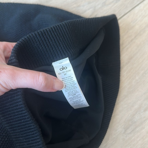 Alo yoga Tennis Club Sweater Knit Bra and skirt! In black and white! - Picture 6 of 6